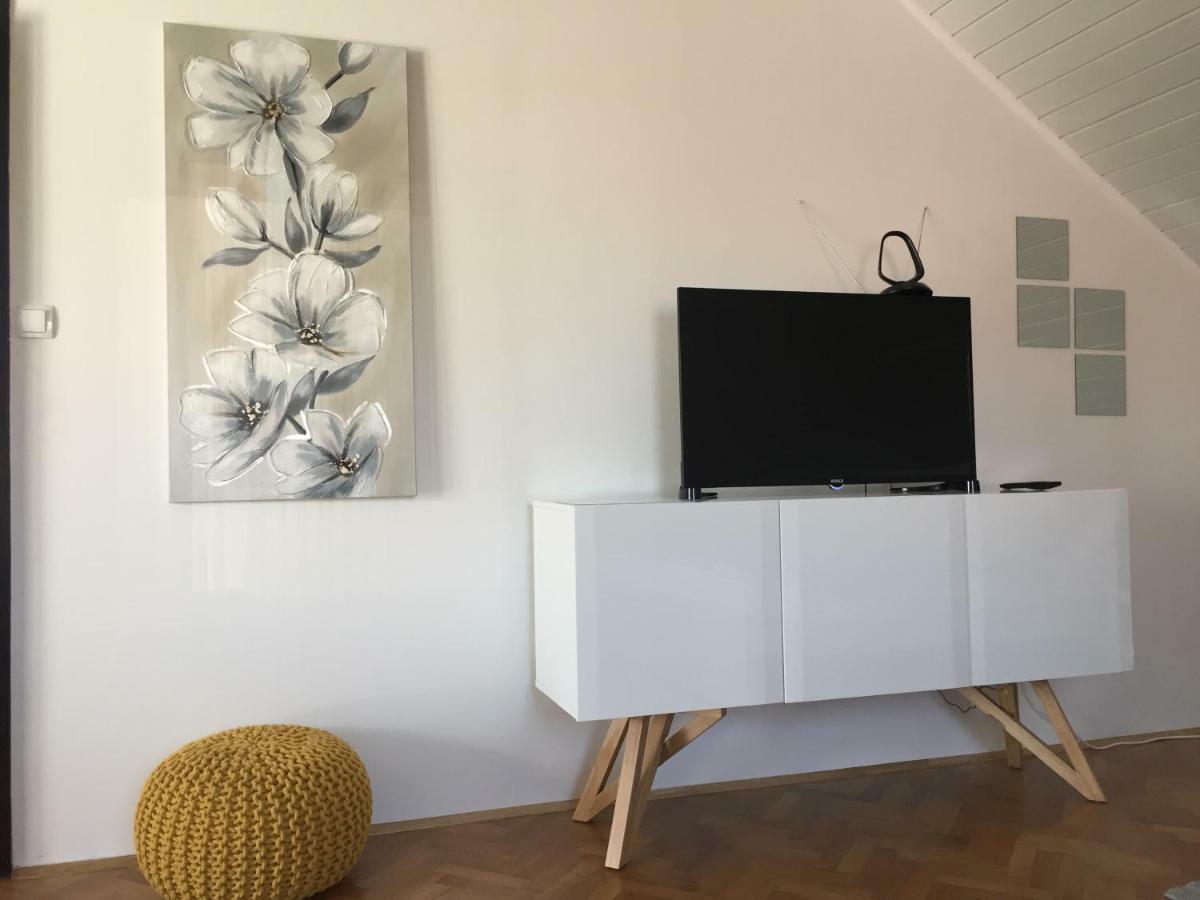 Apartman Studio Sonas 3 With Free Private Parking Karlovac Eksteriør billede